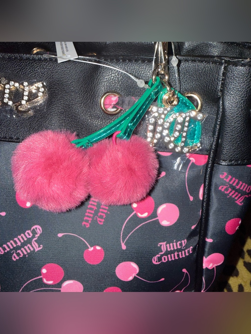 🍒NWT Juicy Couture Exclusive Sweet Cherry Daydreamer Tote W Cherry JC Bag Charm🍒 - Picture 4 of 5